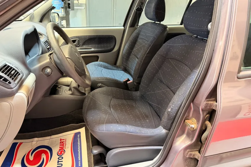 Renault Clio 2 1.2 75 AUTHENTIQUE