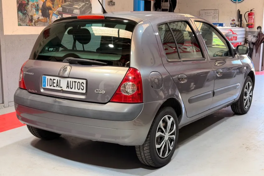 Renault Clio 2 1.2 75 AUTHENTIQUE