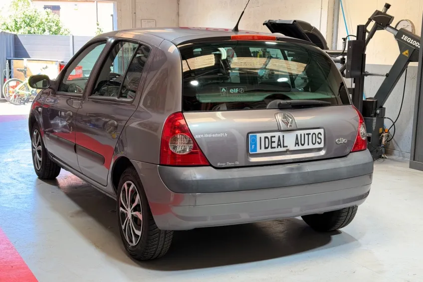 Renault Clio 2 1.2 75 AUTHENTIQUE