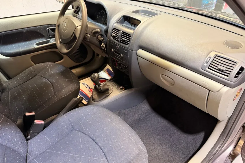 Renault Clio 2 1.2 75 AUTHENTIQUE