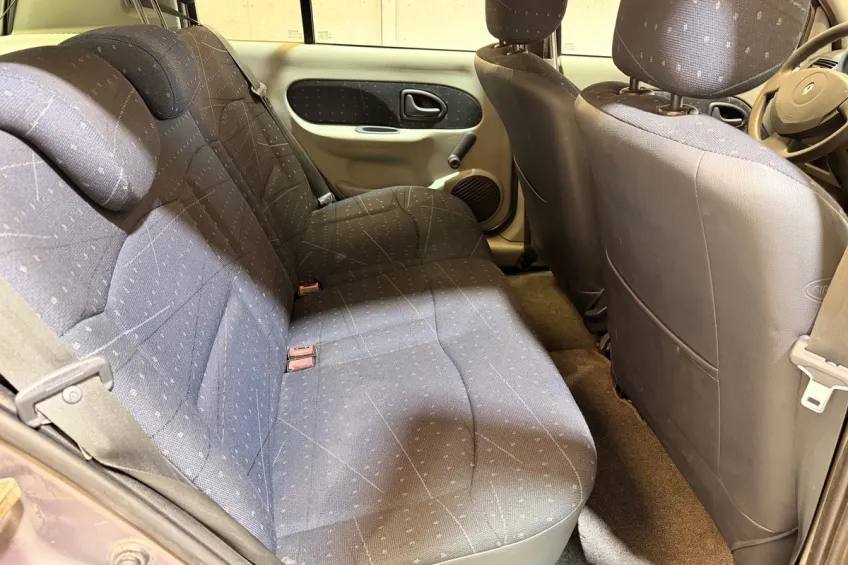 Renault Clio 2 1.2 75 AUTHENTIQUE