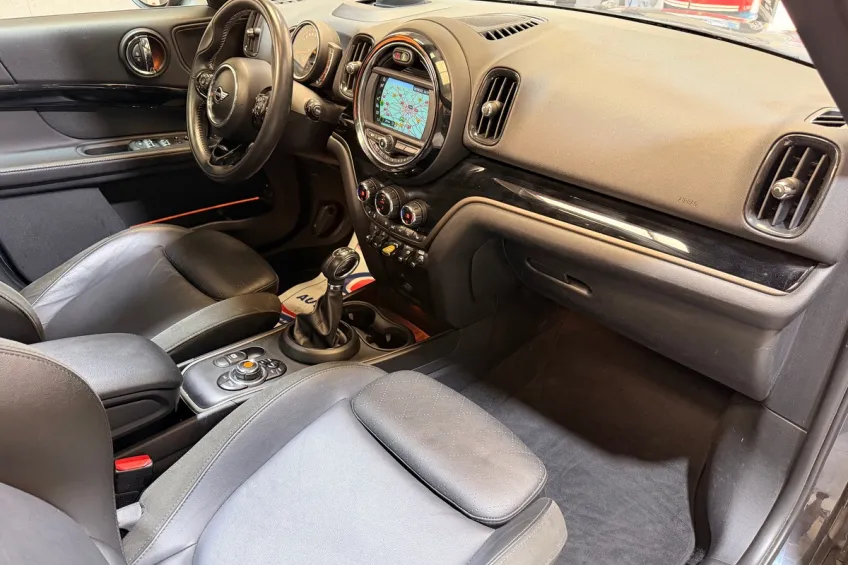 Mini Mini COOPER SE ALL4 RED HOT CHILI 136+88 BVA6